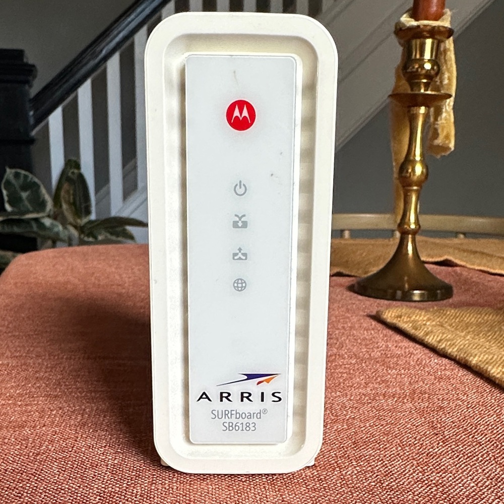 Arris SURFboard SB6183 Modem - White